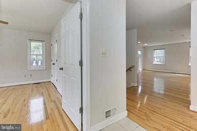 300 N West St, Falls Church, VA 22046 - photo 5