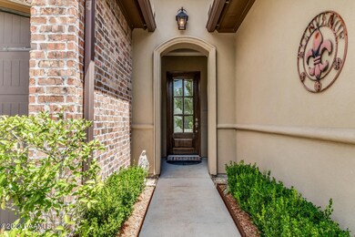 121 San Sebastian Dr, Youngsville, LA 70592 - photo 2