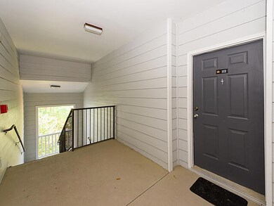 Entryway stairwell