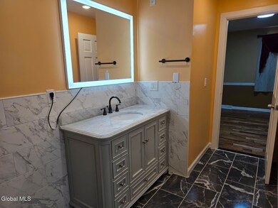 164 Dahlia St, Schenectady, NY 12306 - photo 5