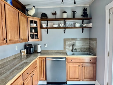 23 Hillcrest St, North Dartmouth, MA 02747 - photo 6