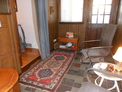 101 Orchardview St, West Springfield, MA 01089 - photo 4