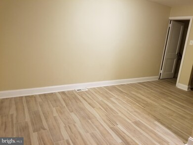 33 E Lynbrook Rd, Darby, PA 19023 - photo 2