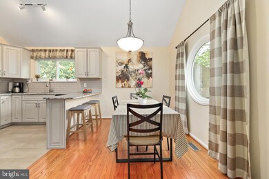 11921 Moss Point Ln, Reston, VA 20194 - photo 6