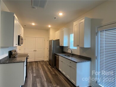 213 Wolf Creek Ln, Statesville, NC 28625 - photo 3