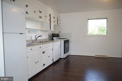 2911 Bayonne Ave, Baltimore, MD 21214 - photo 2