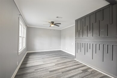 609 Hurst St, Angleton, TX 77515 - photo 5