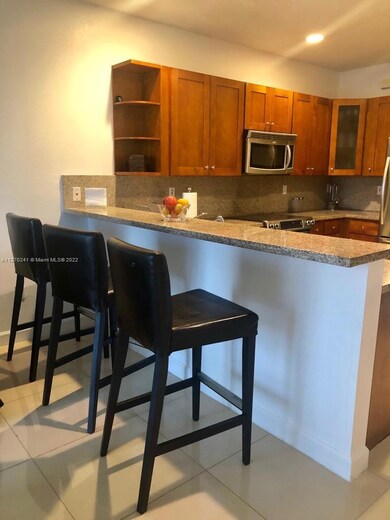 10881 NW 75th St, Doral, FL 33178 - photo 5