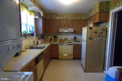 168 A Leeds Court We, Warrenton, VA 20186 - photo 2