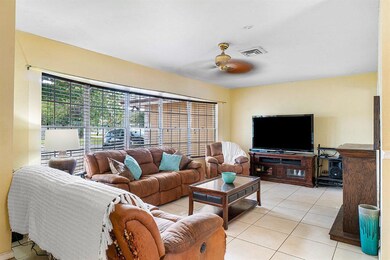 006-1919TravisRd-WestPalmBeach-FL-small