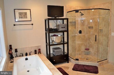 6532 Bay Tree Ct, Falls Church, VA 22041 - photo 2