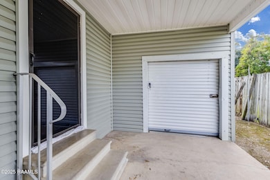 708 E Jeff Davis Ave, Rayne, LA 70578 - photo 3