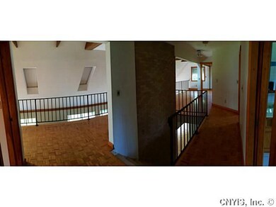 Other. Circular large second floor layout.