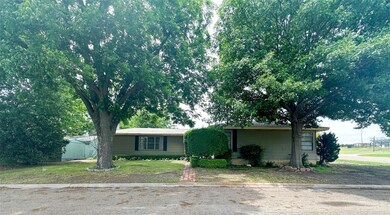 606 E Collins St, Decatur, TX 76234 - photo 3