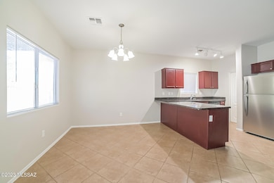 004-photo-dining-room-11430398