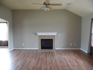 20417 E 43rd St S, Broken Arrow, OK 74014 - photo 3