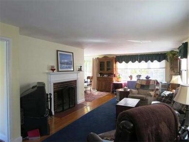 14 Stoneleigh Rd, Worcester, MA 01606 - photo 6