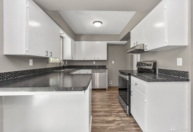 2571 Terry Ave, Longview, WA 98632 - photo 3