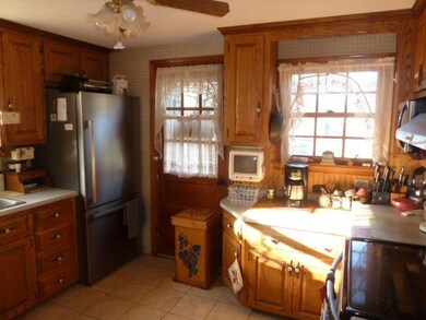 10 Hampshire Dr, Franklin, NH 03235 - photo 5