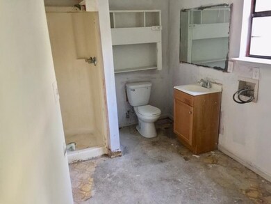 BRICK HOUSE - BATH/LAUNDRY