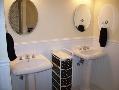 secondary bathroom