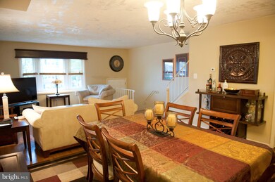 916 Stormont Cir, Halethorpe, MD 21227 - photo 4