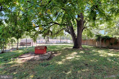 352 W Queen St, Chambersburg, PA 17201 - photo 6