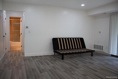 30475 W 14 Mile Rd unit 80, Farmington Hills, MI 48334 - photo 6