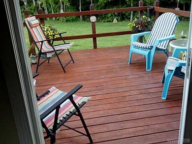 7284 Wilrose Ct, North Tonawanda, NY 14120 - photo 5