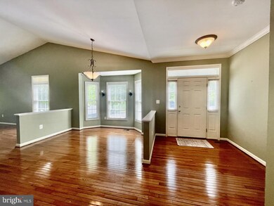 246 N View Cir, Warrenton, VA 20186 - photo 4