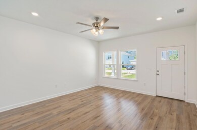 8-web-or-mls-41 Sandhill Court-04