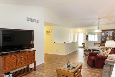 005-Living_Room-5931670-medium