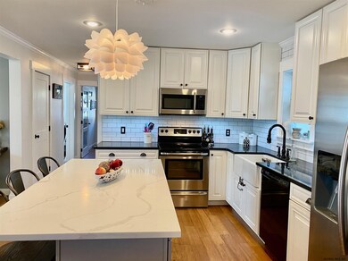 3 Cleveland Ave, Saratoga Springs, NY 12866 - photo 7