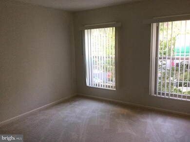 25 Canterbury Square unit 201, Alexandria, VA 22304 - photo 6