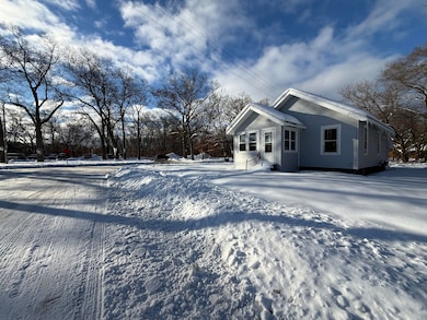 591 Mary St, Muskegon, MI 49442 - photo 4