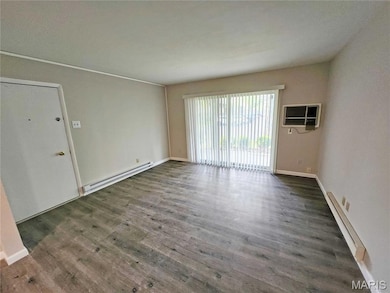 7609 Hazelcrest Dr unit C, Hazelwood, MO 63042 - photo 2