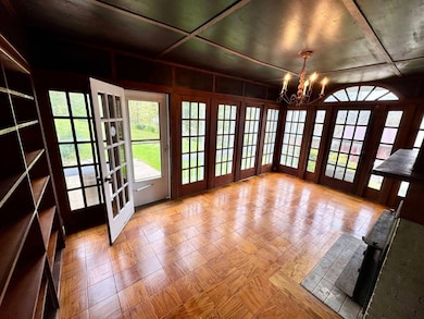 433 High St, Spencer, WV 25276 - photo 3