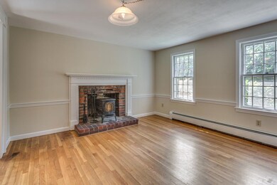 7_Living_Room-5