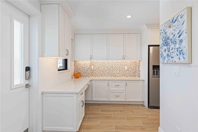 5760 Midnight Pass Rd unit 307, Sarasota, FL 34242 - photo 3