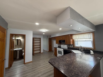 15837 W Robin Rd, New Berlin, WI 53151 - photo 6