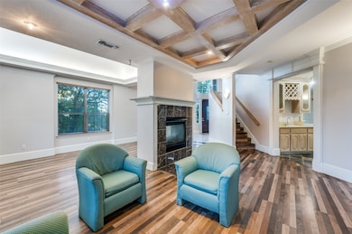 1805 Old Oak Dr, Arlington, TX 76012 - photo 7