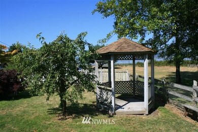 19712 Soundview Dr NW, Stanwood, WA 98292 - photo 5