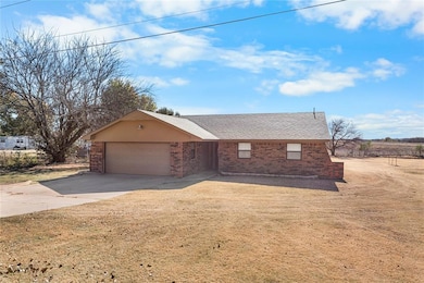 10 Peach St, Ninnekah, OK 73067 - photo 2