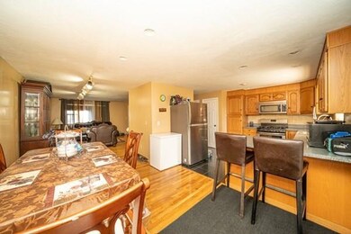 4 Franklin Square unit E, Randolph, MA 02368 - photo 4