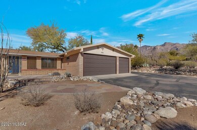 3 car garage!