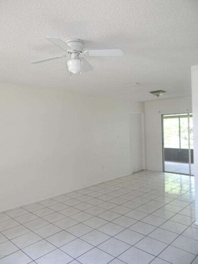 Living Room/Dining Area