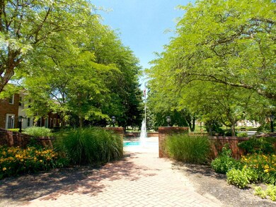 568 Dlyn St unit G10, Columbus, OH 43228 - photo 7