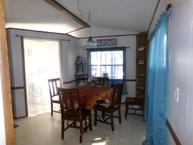 206 Viola Dr, Freeport, IL 61032 - photo 6