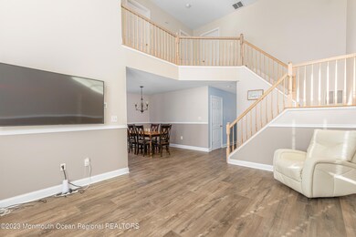 32 PICKET PLACE-4