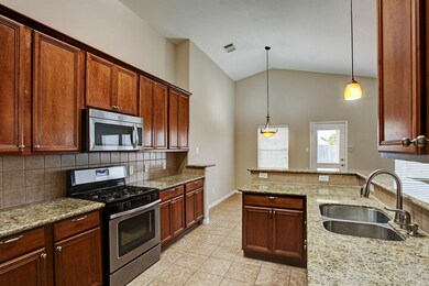 2807 Wild Oak Park Dr, Conroe, TX 77385 - photo 4